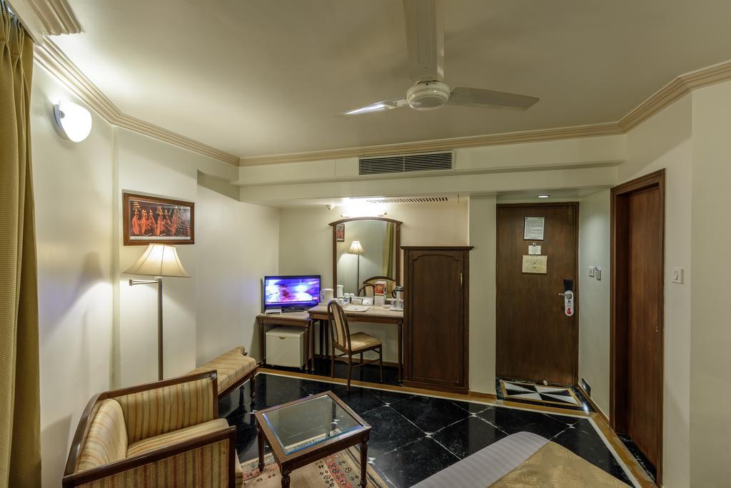 Comfort Inn President Near Ahmedabad Junction Station Ngoại thất bức ảnh