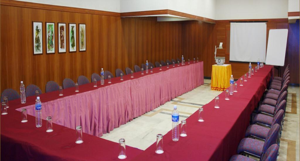 Comfort Inn President Near Ahmedabad Junction Station Ngoại thất bức ảnh