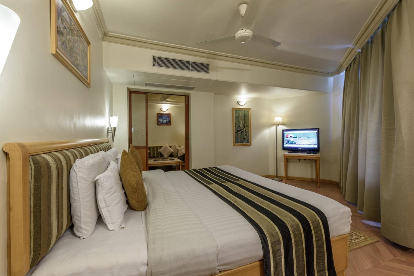 Comfort Inn President Near Ahmedabad Junction Station Ngoại thất bức ảnh