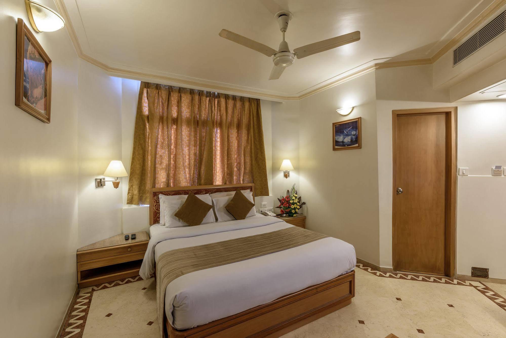 Comfort Inn President Near Ahmedabad Junction Station Ngoại thất bức ảnh