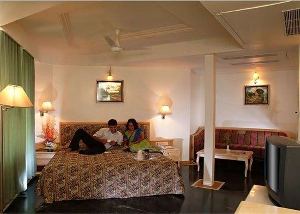 Comfort Inn President Near Ahmedabad Junction Station Ngoại thất bức ảnh